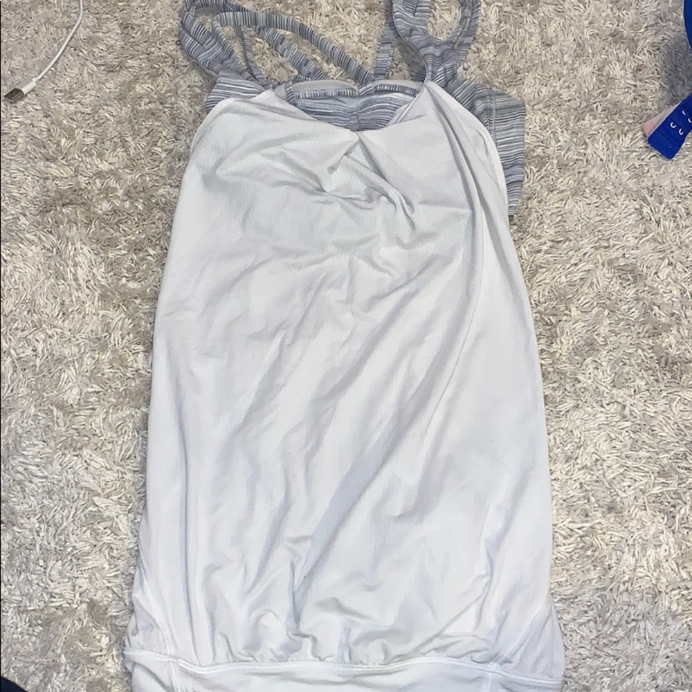 Lululemon workour top size 6